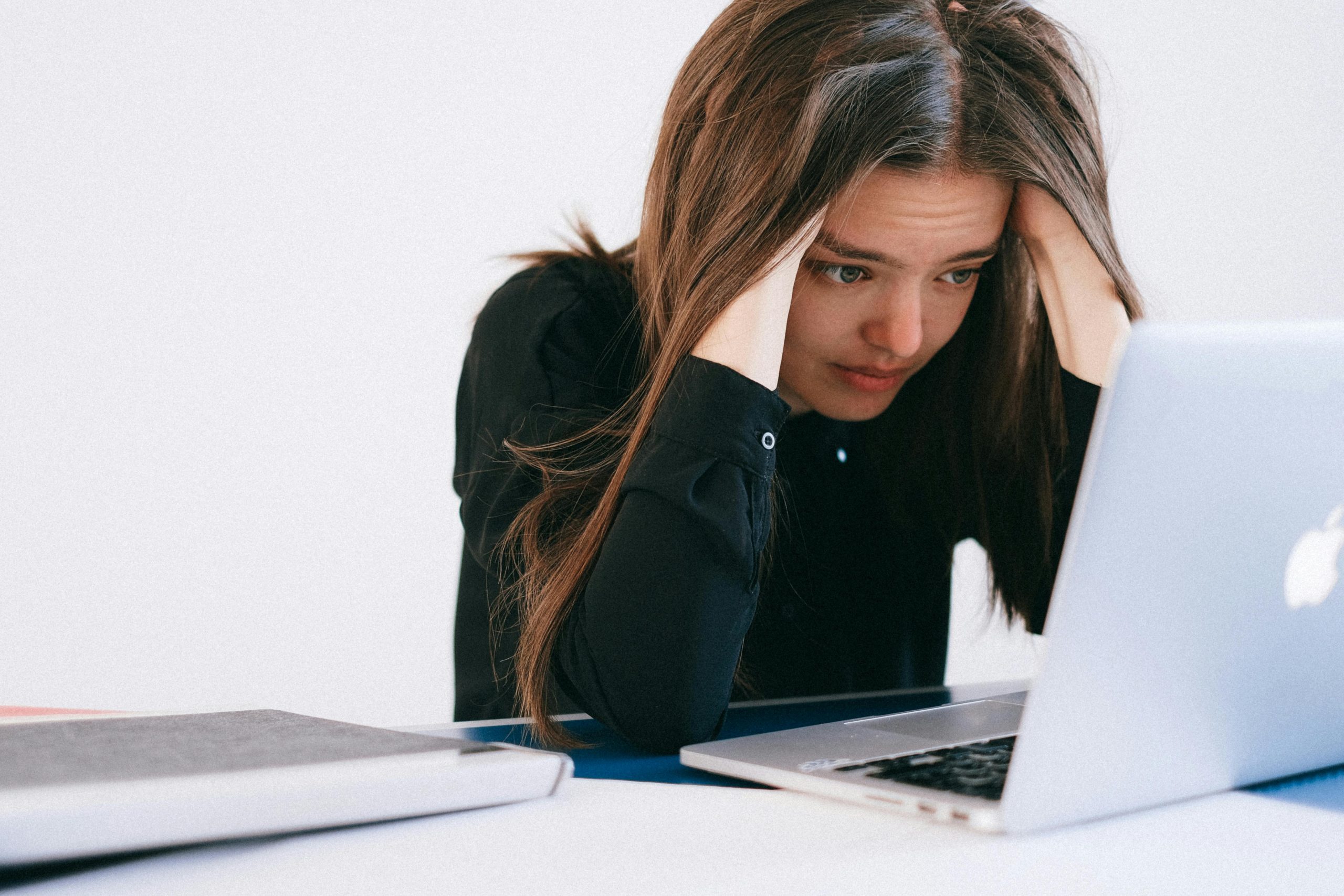 estresse e pressão excessiva no trabalho